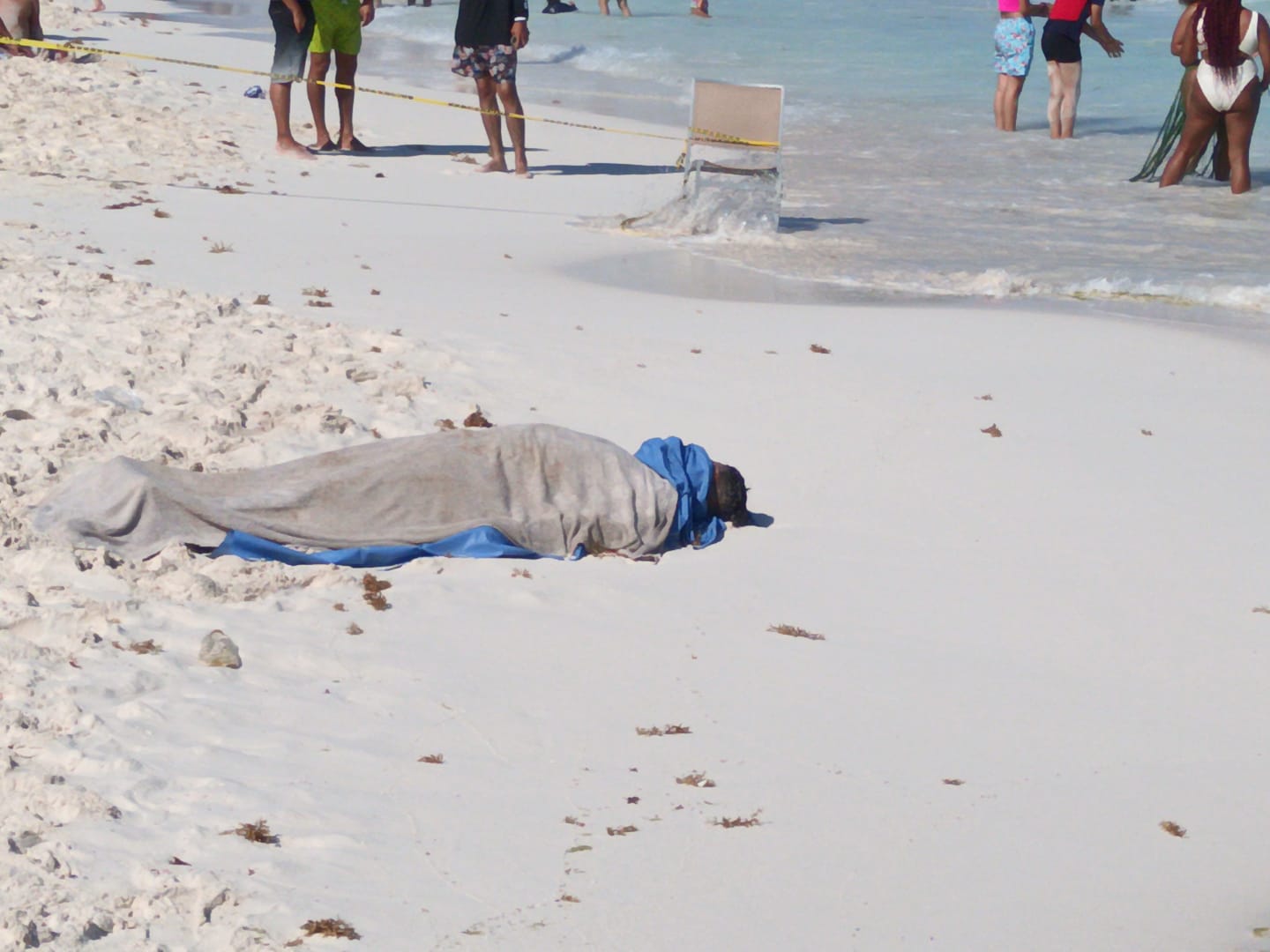 Muere en Cancún un hombre ahogado en playa Gaviota Azul