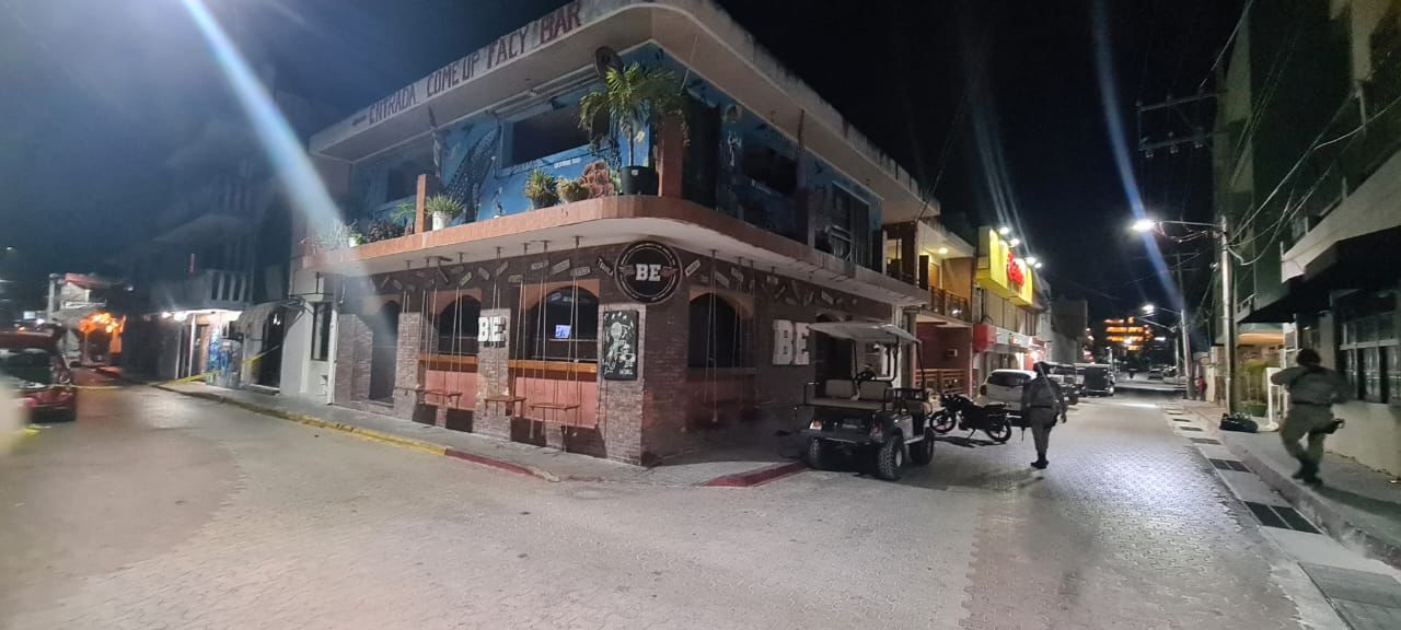 Gracias a las cámaras de video vigilancia logran detener al agresor de anoche en un bar Isla Mujeres