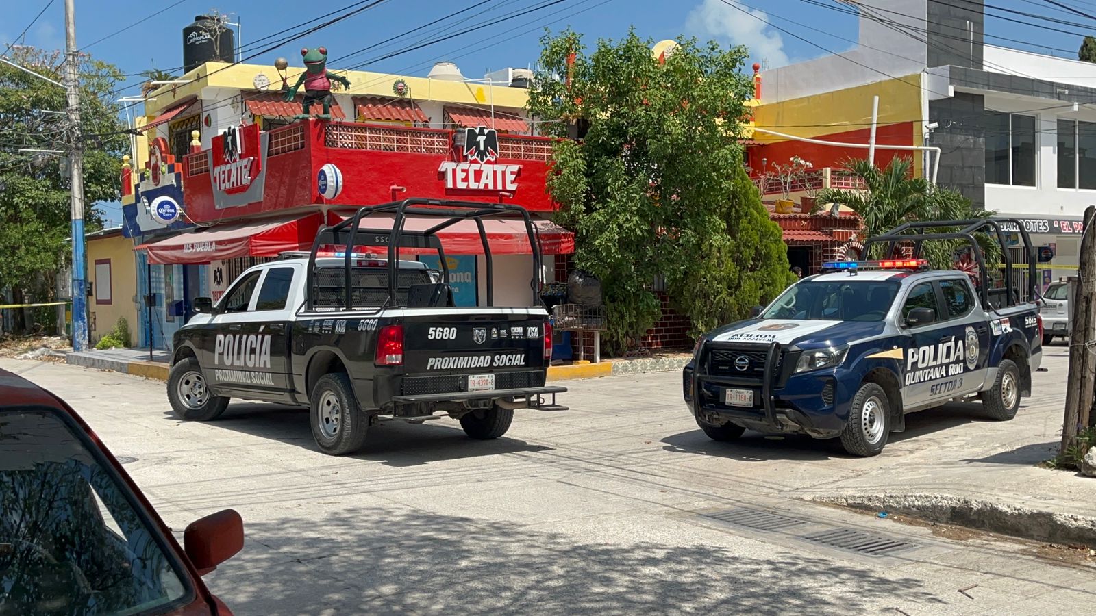 Ejecutan a un hombre afuera de un minisúper en la Región 234 de Cancún