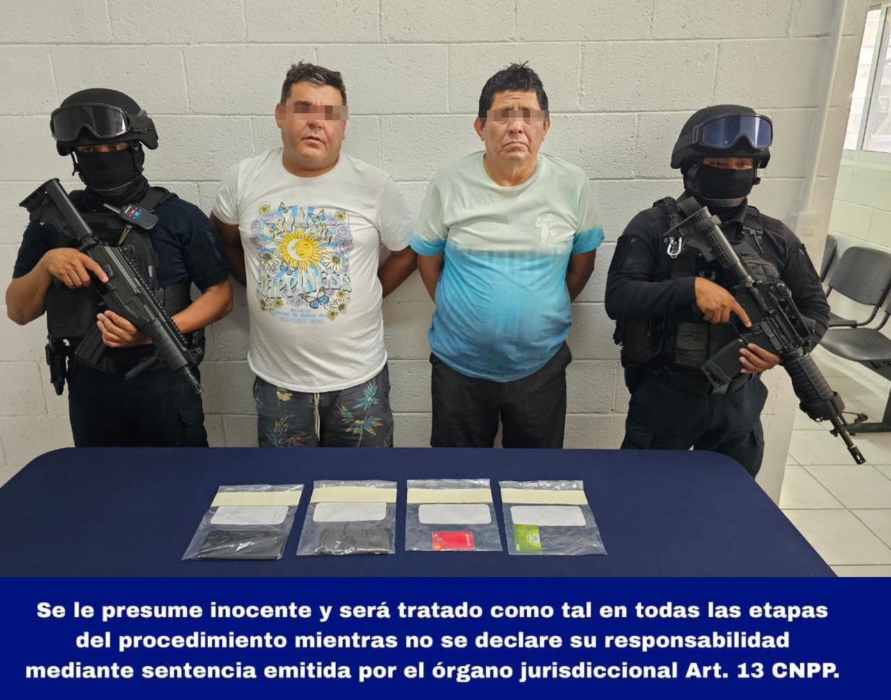 En Cozumel detienen a dos presuntos implicados por robo de tarjetas a cuentahabientes