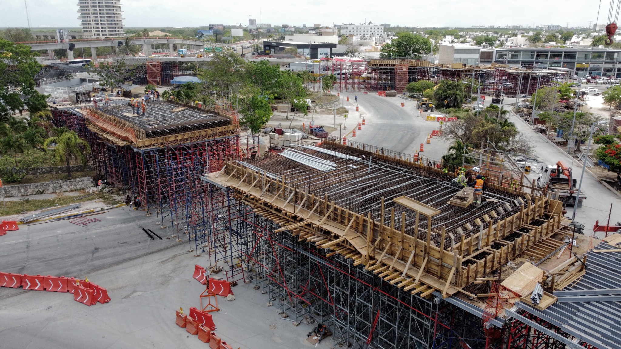 Avanza obra en el Bulevar Colosio de Cancún