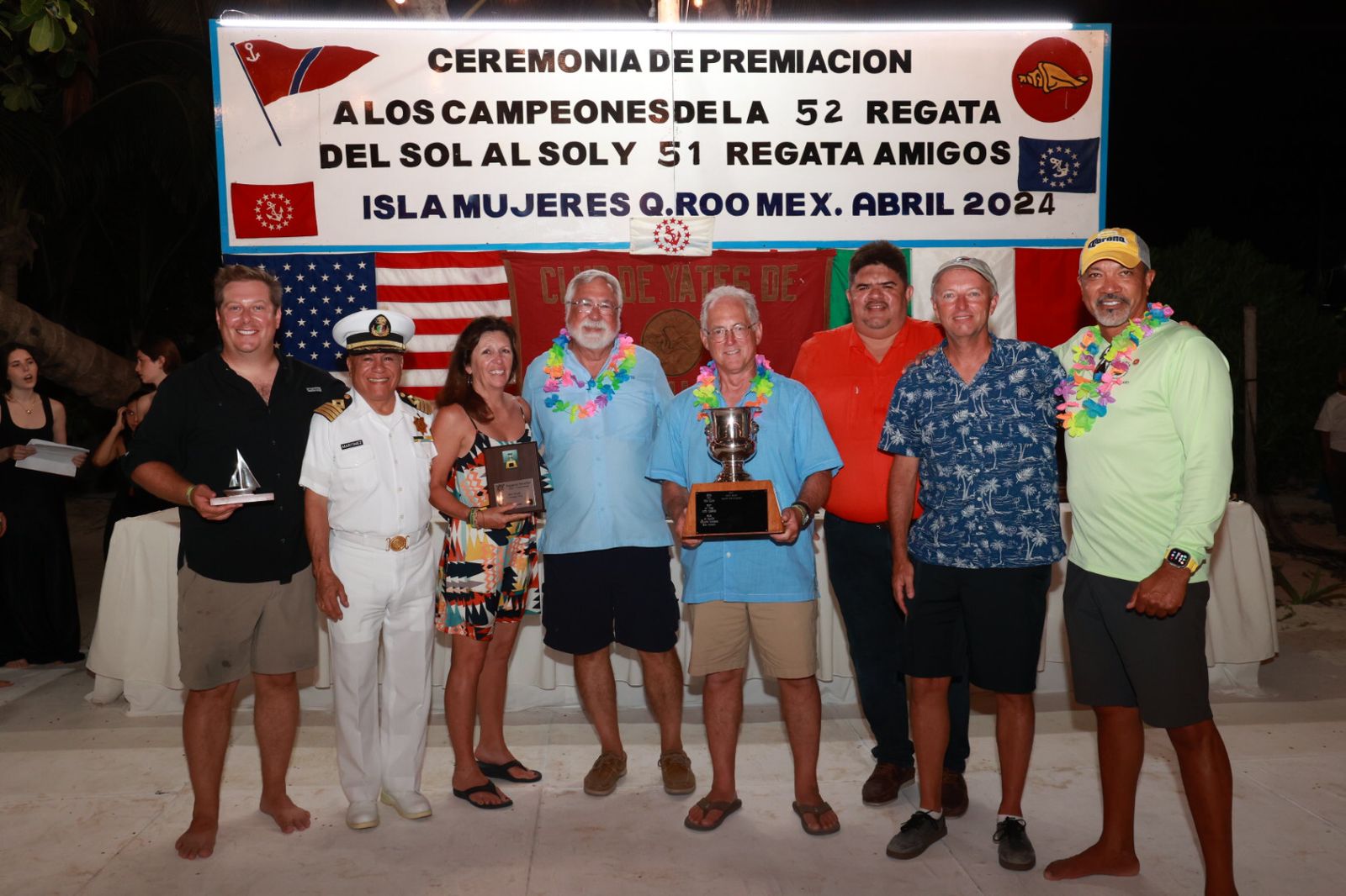 Premian a los ganadores de la Regata del Sol al Sol en Isla Mujeres