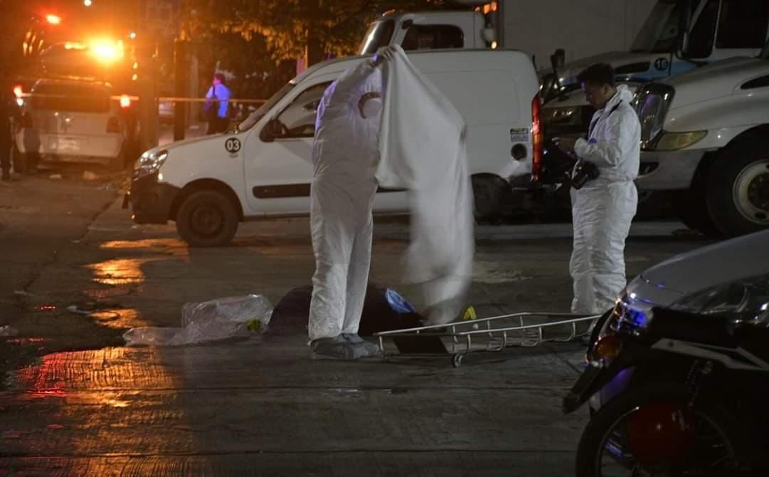 Mata hombre a su compañero de trabajo afuera de frutería en Cancún