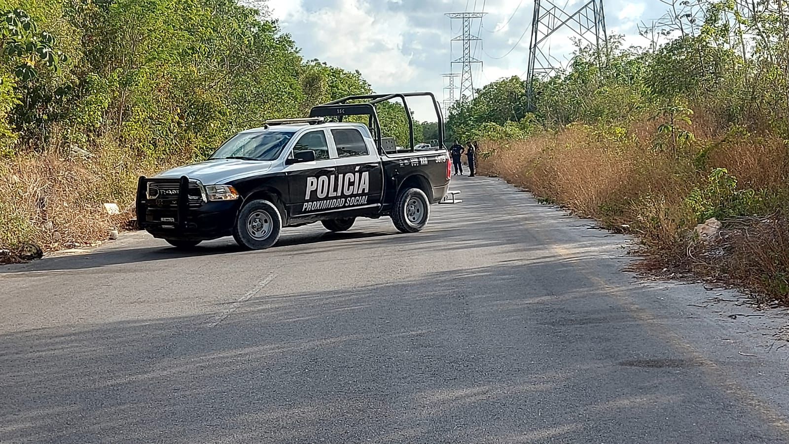 Hallan un cuerpo ’embolsado’ en un área verde cerca del fraccionamiento Real Valencia de Cancún