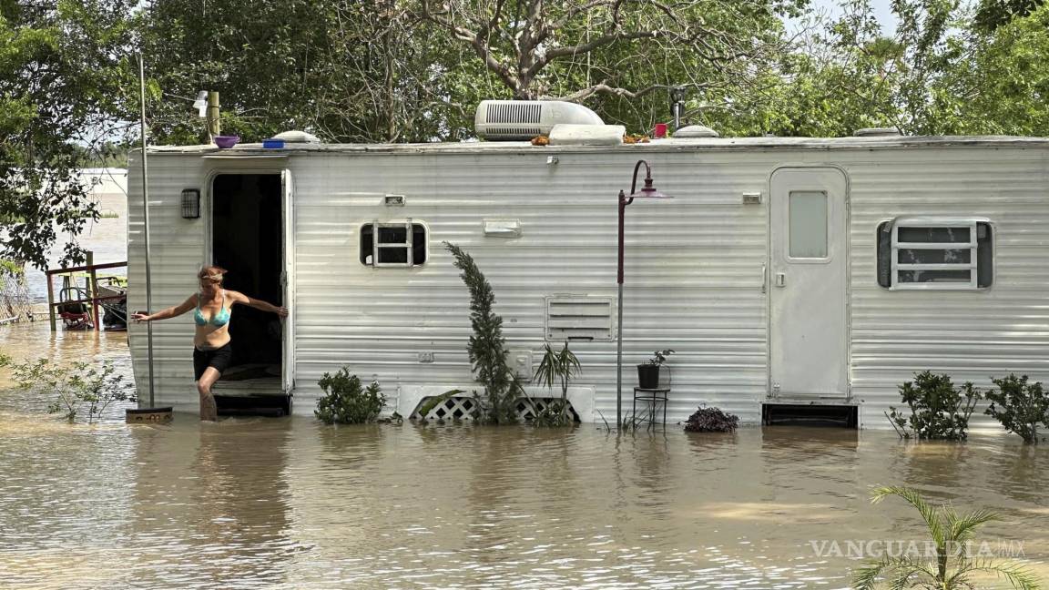 Fuertes lluvias en Texas provocan evacuación de más de 233 personas