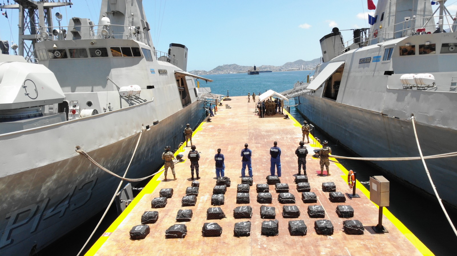 Marina asegura 103 costalillas de cocaína, en Guerrero