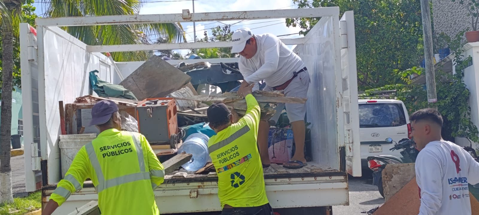 Continúan las acciones de limpieza en Isla Mujeres para prevenir el dengue