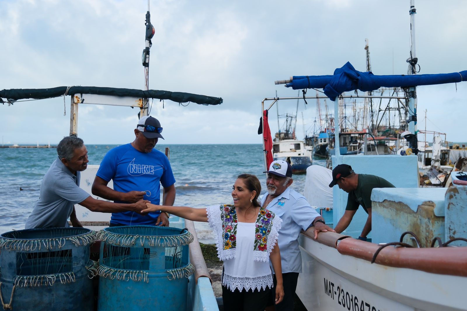 Entrega Mara Lezama “Apoyo en veda para los Pescadores”