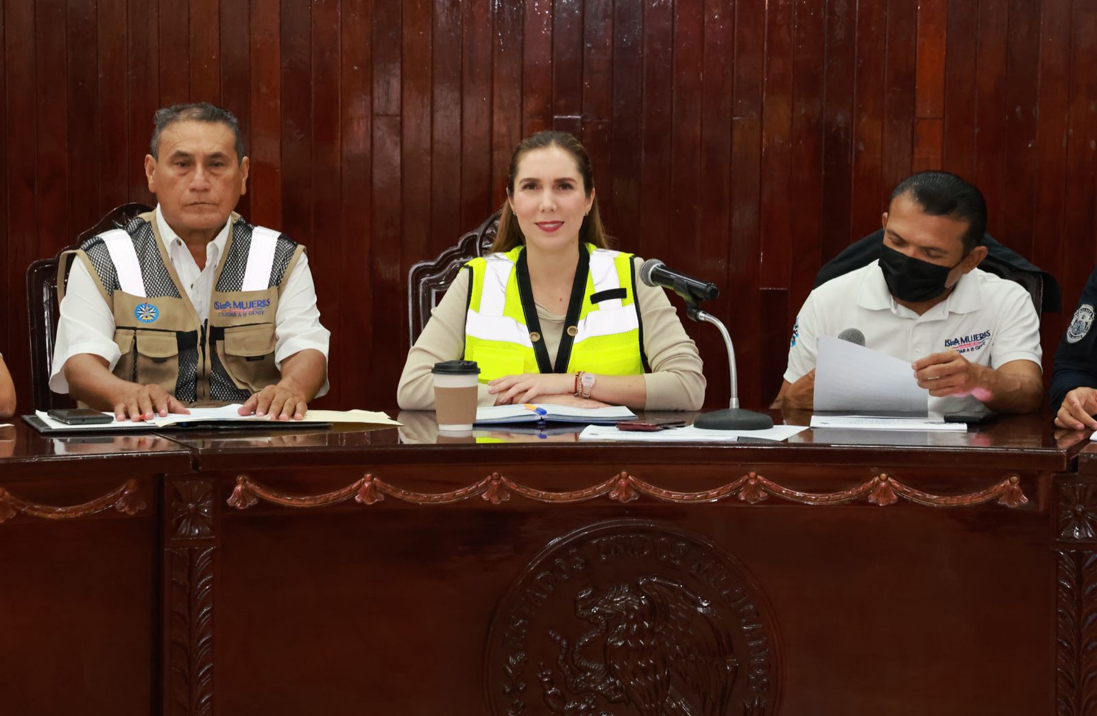 Gobierno de Isla Mujeres se prepara ante posible llegada del huracán Beryl