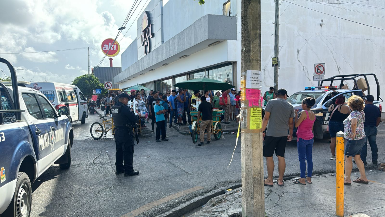 Balean a hombre, mujer y adolescente, en el Crucero de Cancún