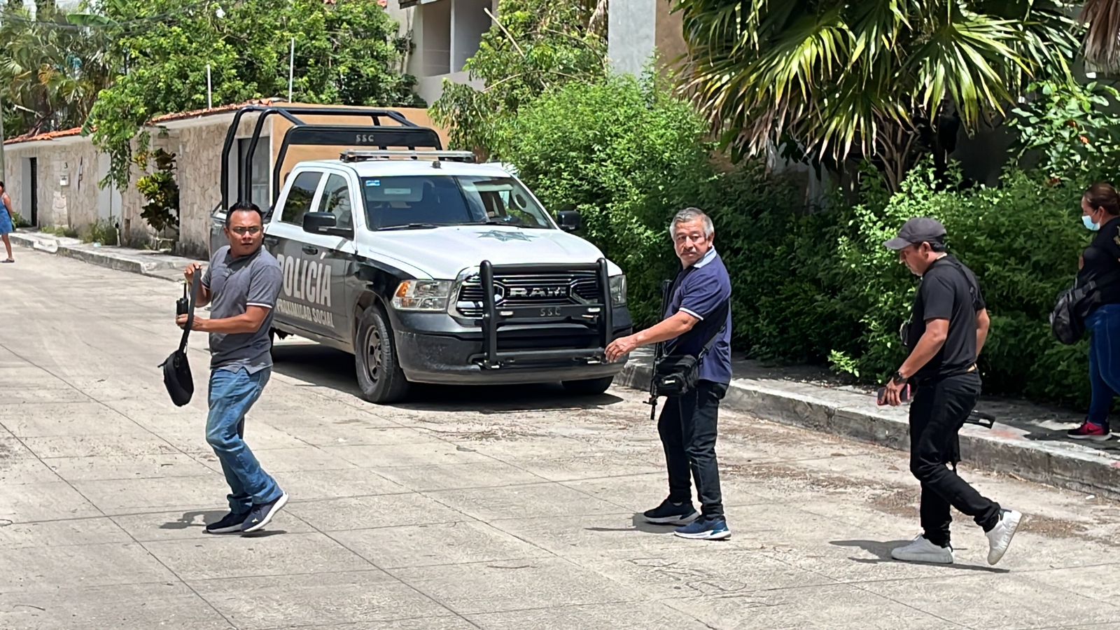 Estalla balacera en el centro de Cancún, tras intento de asalto en casa de cambio; hay dos detenidos