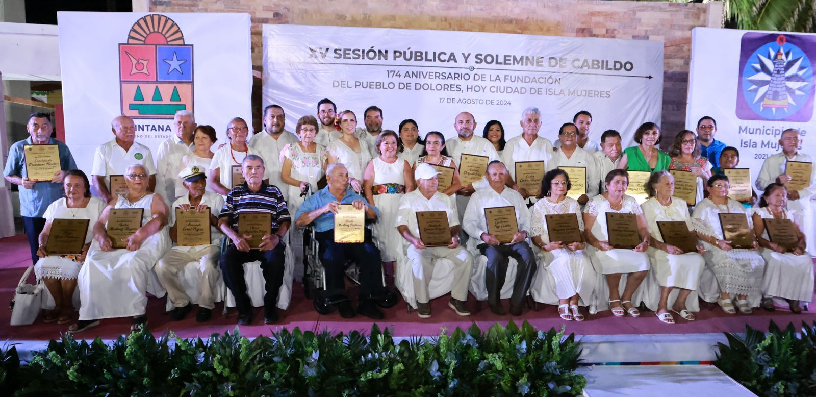 Atenea Gómez Ricalde celebra el 174 Aniversario de la Fundación de Isla Mujeres