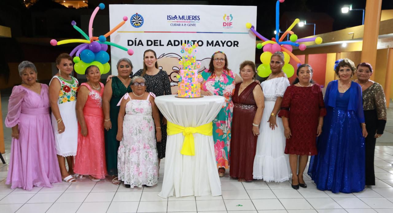 Atenea Gómez Ricalde celebra a las Personas Adultas Mayores de Isla Mujeres