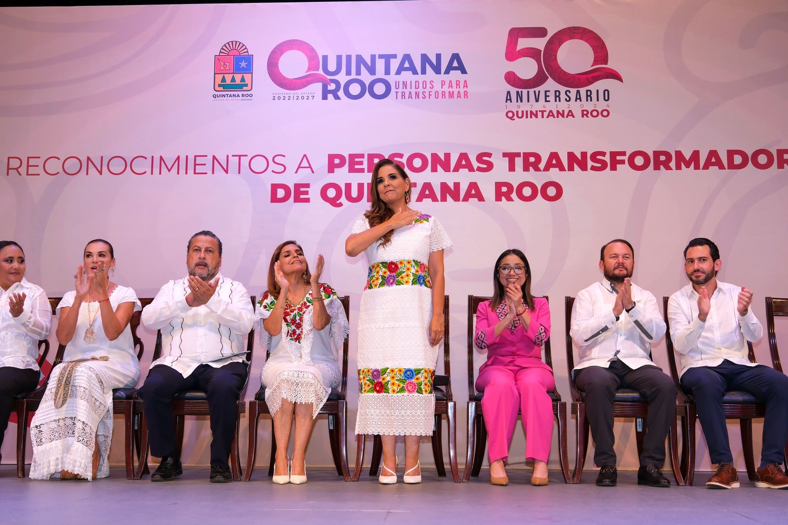 Reconoce Mara Lezama a personas destacadas de Quintana Roo