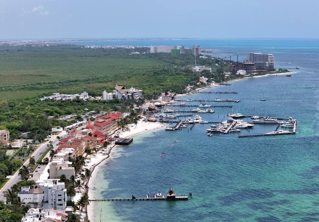 Solicita Quintana Roo incluir a Puerto Morelos en recuperación de playas