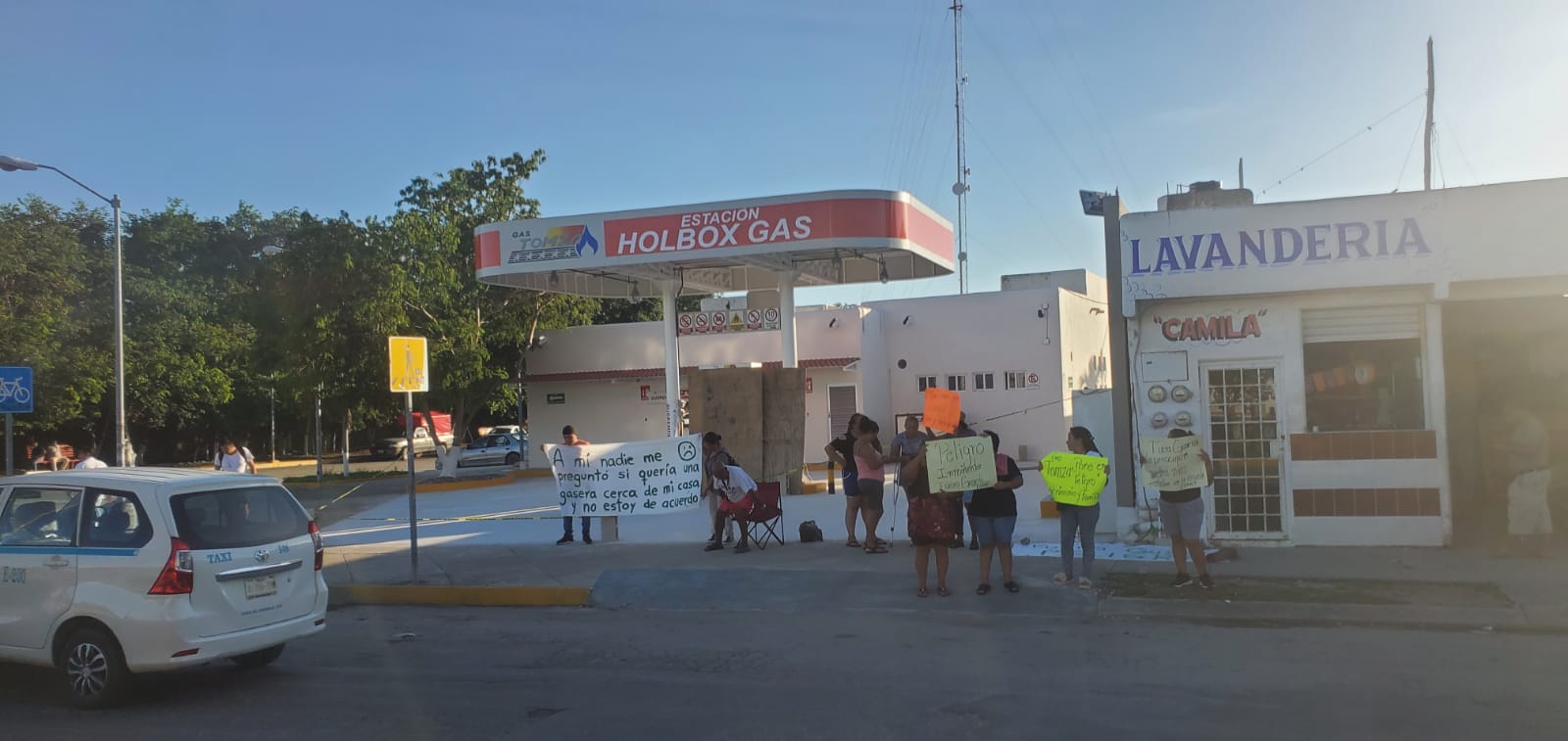 Protestan vecinos de Villas del Sol contra gasera de Tomza