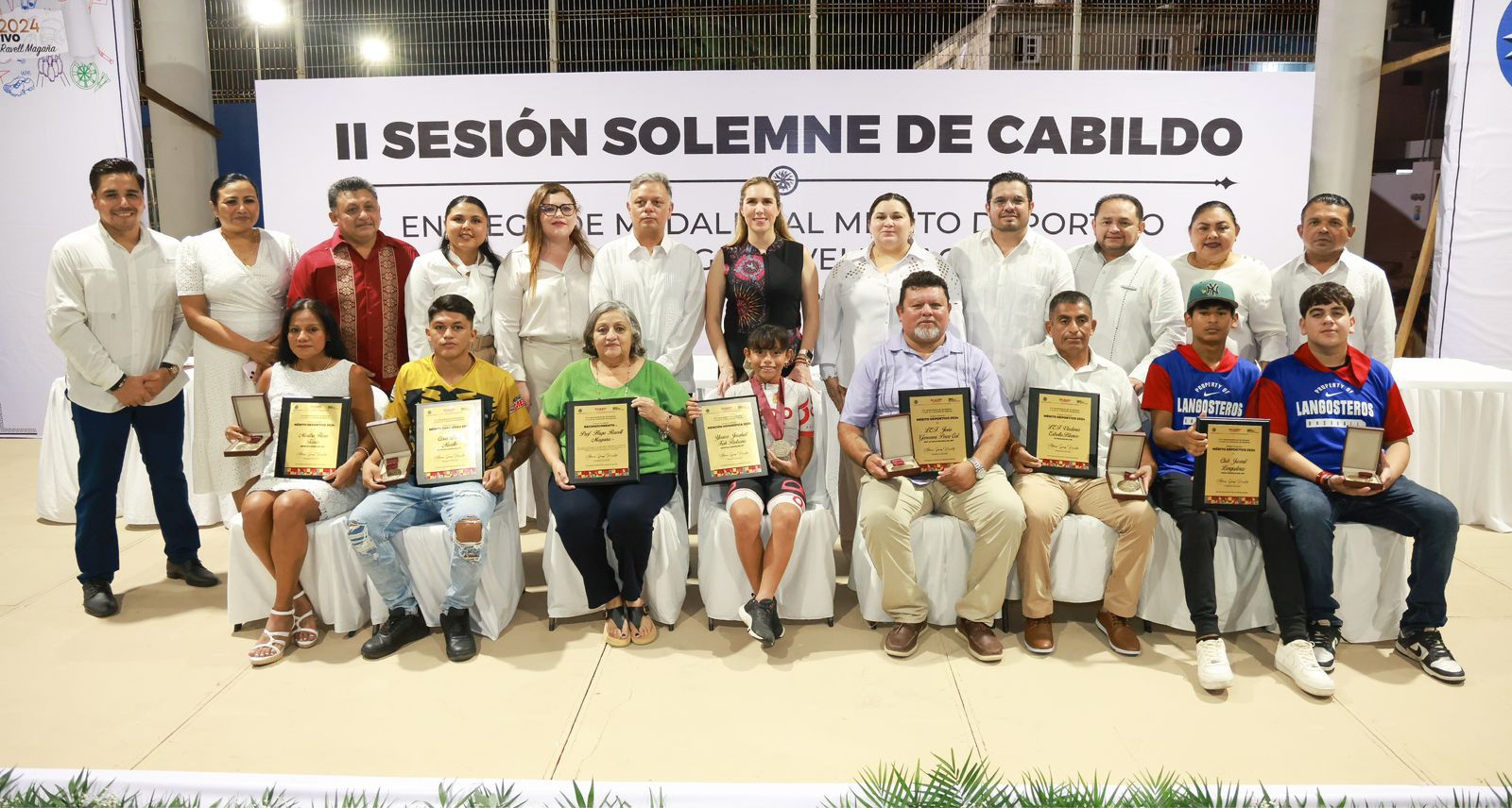 Atenea Gómez Ricalde reconoce a deportistas Isleños con el Premio al Mérito Deportivo “Prof. Hugo Ravell Magaña”