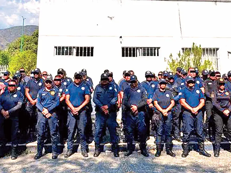 Arrestan a 98 policías sin permiso en Tonalá, Chiapas