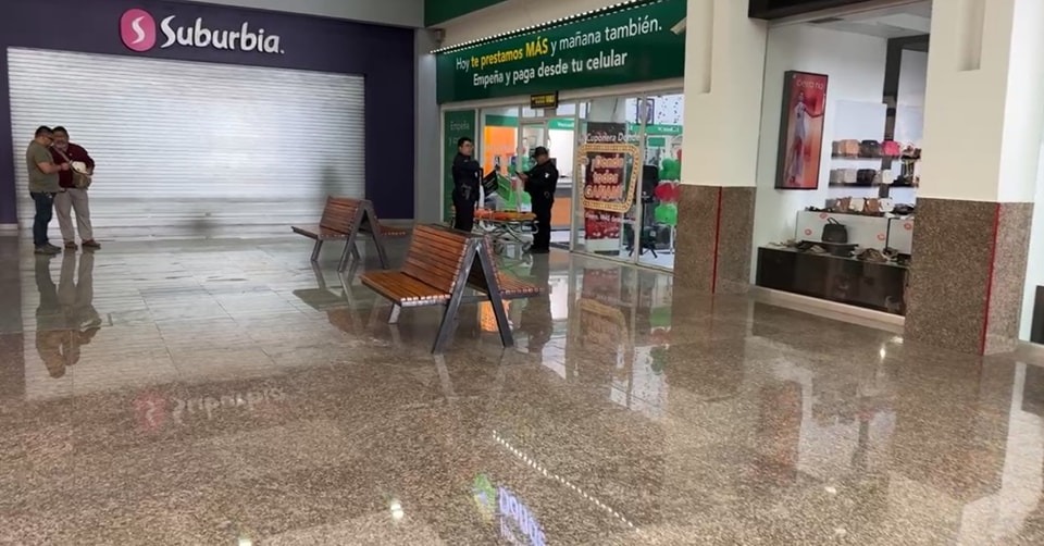 Suenan disparos en centro comercial de Cancún, por asalto frustrado