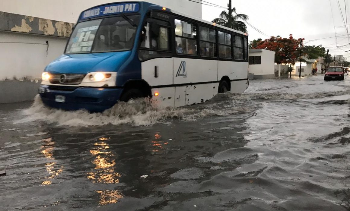 Cancún colapsa ante las lluvias: fallan las acciones preventivas